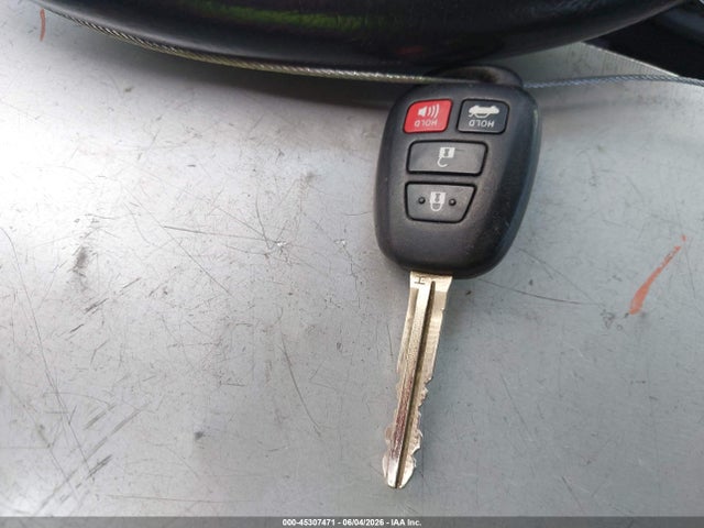 45307471 :رقم المزاد ، 2T1BURHE5FC322388 vin ، 2015 Toyota Corolla S Plus مزاد بيع