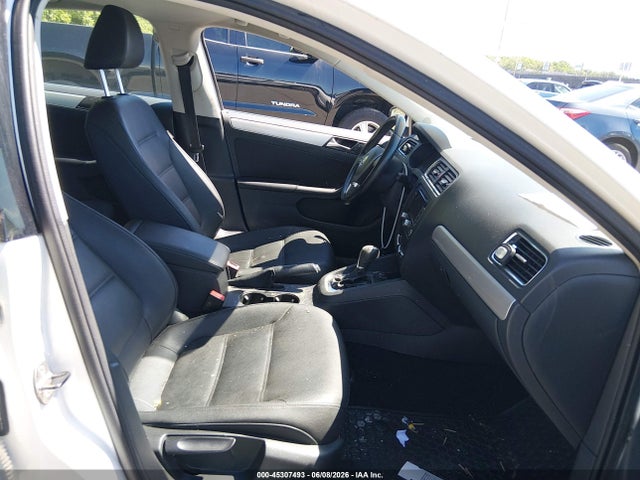 2011 Volkswagen Jetta 2.5l Sel მანქანა იყიდება აუქციონზე, vin: 3VWLZ7AJ1BM394088, აუქციონის ნომერი: 45307493
