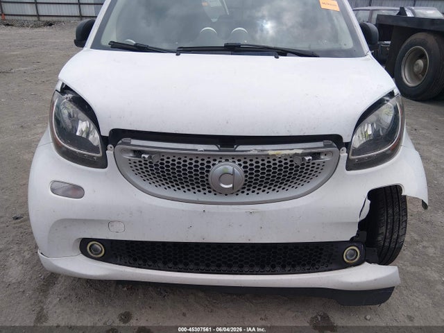 45307561 :رقم المزاد ، WMEFJ5DA7GK125195 vin ، 2016 Smart Fortwo Pure مزاد بيع