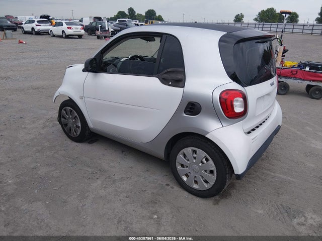 45307561 :رقم المزاد ، WMEFJ5DA7GK125195 vin ، 2016 Smart Fortwo Pure مزاد بيع