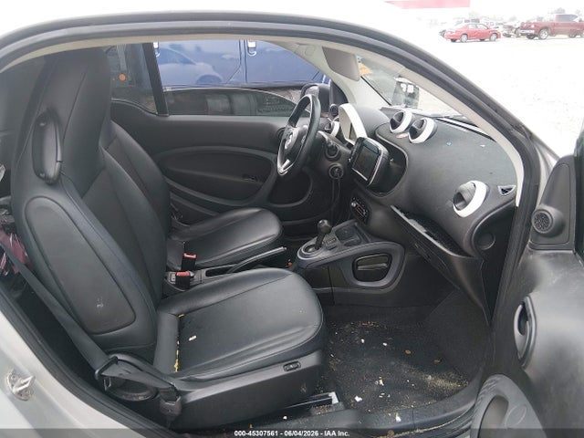 45307561 :رقم المزاد ، WMEFJ5DA7GK125195 vin ، 2016 Smart Fortwo Pure مزاد بيع