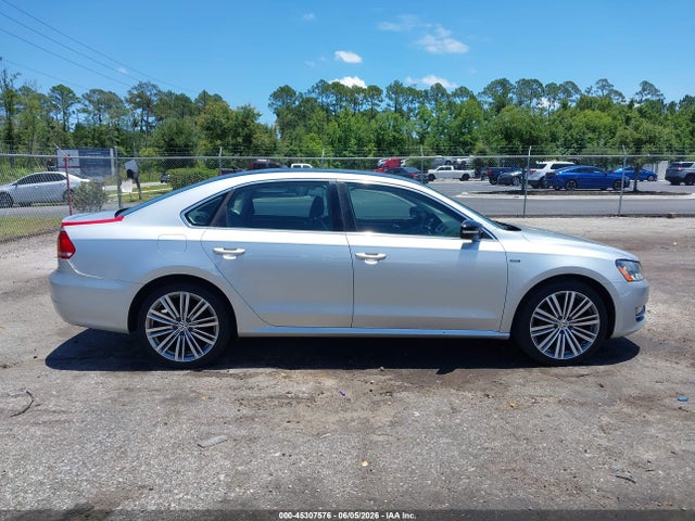 2015 Volkswagen Passat 1.8t Sport მანქანა იყიდება აუქციონზე, vin: 1VWBT7A30FC102971, აუქციონის ნომერი: 45307576
