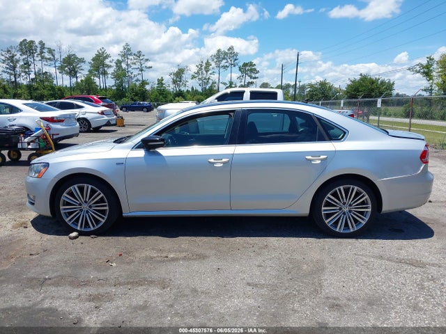 2015 Volkswagen Passat 1.8t Sport მანქანა იყიდება აუქციონზე, vin: 1VWBT7A30FC102971, აუქციონის ნომერი: 45307576
