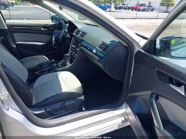 2015 Volkswagen Passat 1.8t Sport მანქანა იყიდება აუქციონზე, vin: 1VWBT7A30FC102971, აუქციონის ნომერი: 45307576