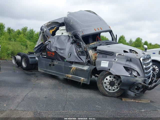 Auction sale of the 2019 Freightliner New Cascadia 126, vin: 3AKJHHDR3KSKG1170, lot number: 45307668