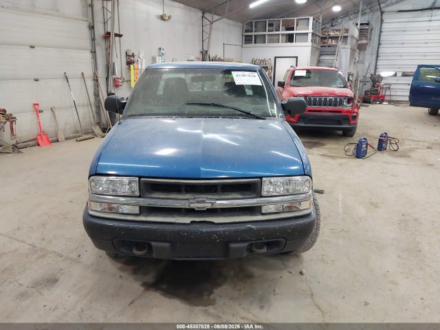 45307828 :رقم المزاد ، 1GCDT19W528173538 vin ، 2002 Chevrolet S-10 مزاد بيع