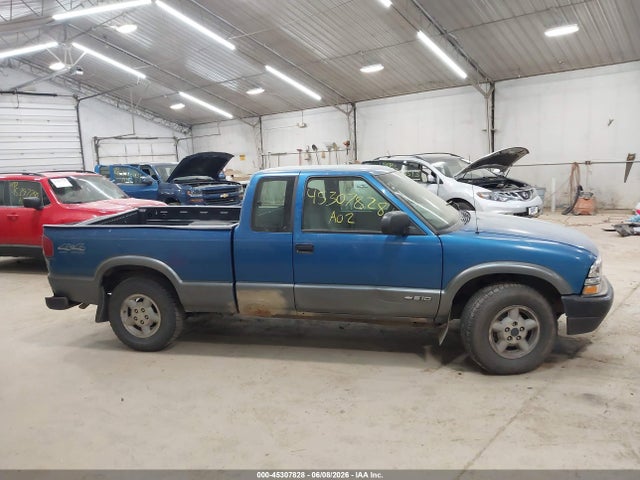 45307828 :رقم المزاد ، 1GCDT19W528173538 vin ، 2002 Chevrolet S-10 مزاد بيع