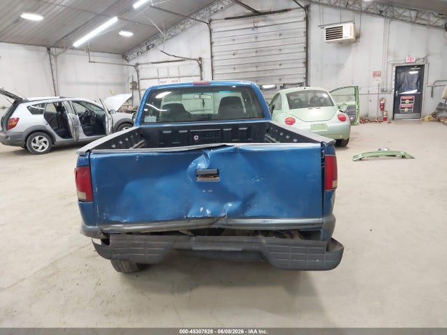 45307828 :رقم المزاد ، 1GCDT19W528173538 vin ، 2002 Chevrolet S-10 مزاد بيع