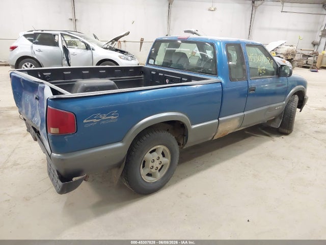 45307828 :رقم المزاد ، 1GCDT19W528173538 vin ، 2002 Chevrolet S-10 مزاد بيع