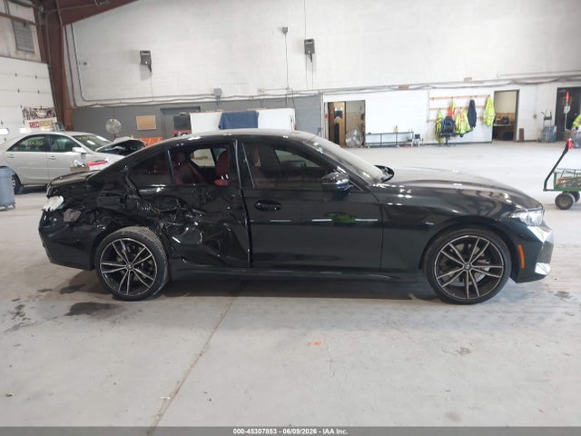 45307853 :رقم المزاد ، 3MW89FF03P8D53333 vin ، 2023 Bmw 330i Xdrive مزاد بيع