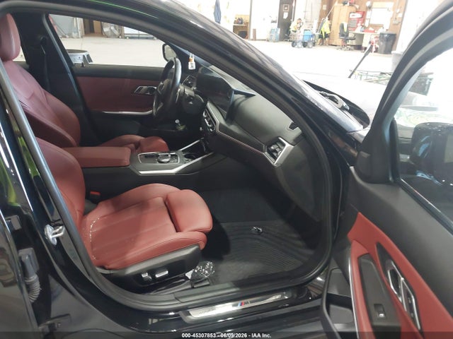 45307853 :رقم المزاد ، 3MW89FF03P8D53333 vin ، 2023 Bmw 330i Xdrive مزاد بيع
