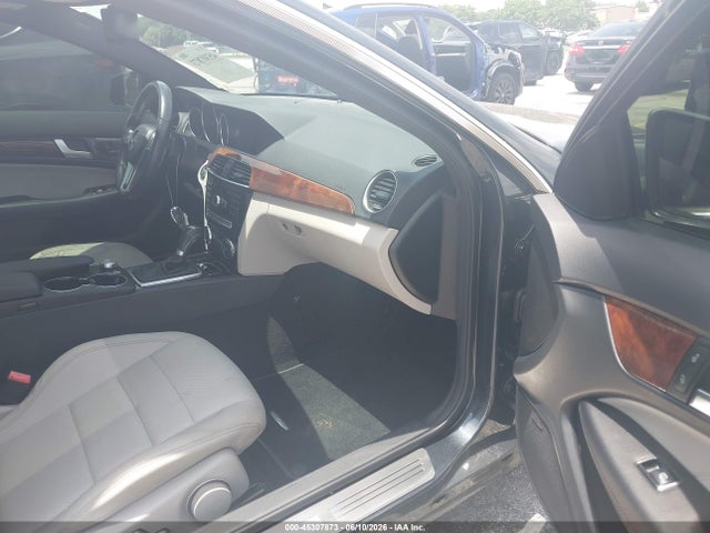 Продаж на аукціоні авто 2014 Mercedes-benz C 350 Sport, vin: WDDGJ5HB3EG209199, номер лоту: 45307873