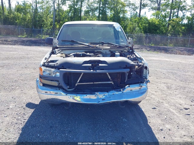 45307961 :رقم المزاد ، 1GTEC14W1YE131924 vin ، 2000 Gmc Sierra 1500 Sl مزاد بيع