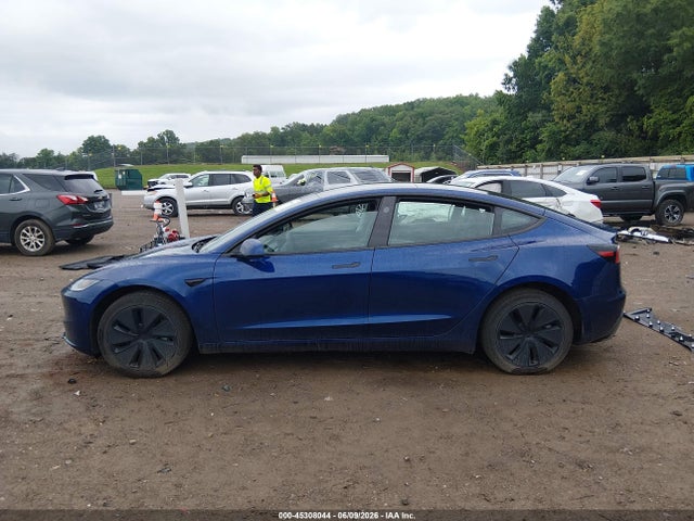 Tesla MODEL 3 2025 5YJ3E1EAXSF964244 Image 14