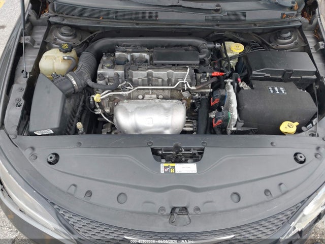 45308338 :رقم المزاد ، 1C3CCCBB4FN596718 vin ، 2015 Chrysler 200 S مزاد بيع