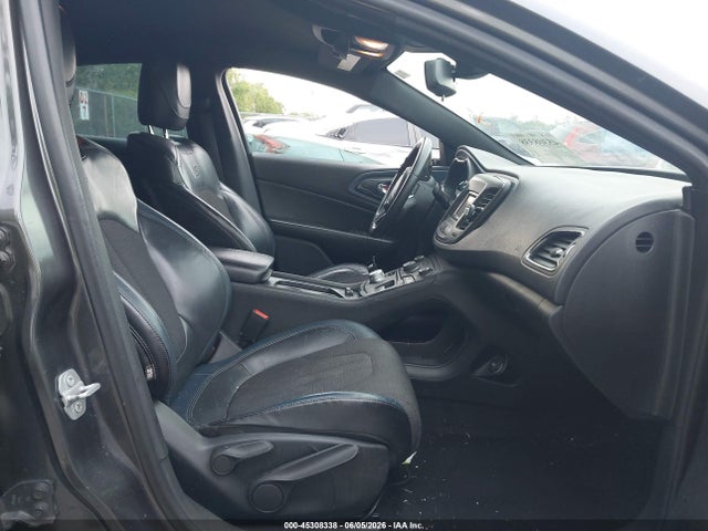 45308338 :رقم المزاد ، 1C3CCCBB4FN596718 vin ، 2015 Chrysler 200 S مزاد بيع