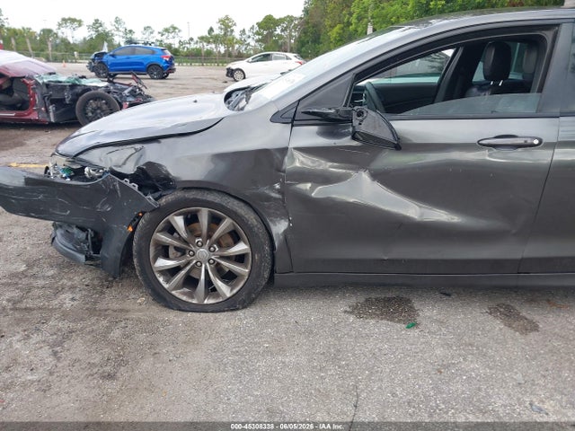 45308338 :رقم المزاد ، 1C3CCCBB4FN596718 vin ، 2015 Chrysler 200 S مزاد بيع