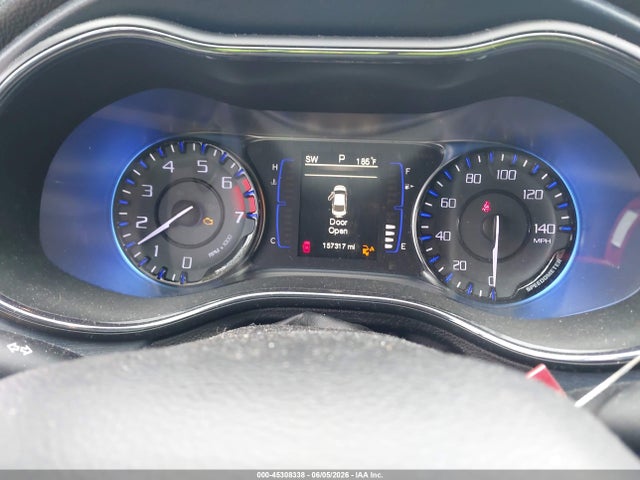45308338 :رقم المزاد ، 1C3CCCBB4FN596718 vin ، 2015 Chrysler 200 S مزاد بيع