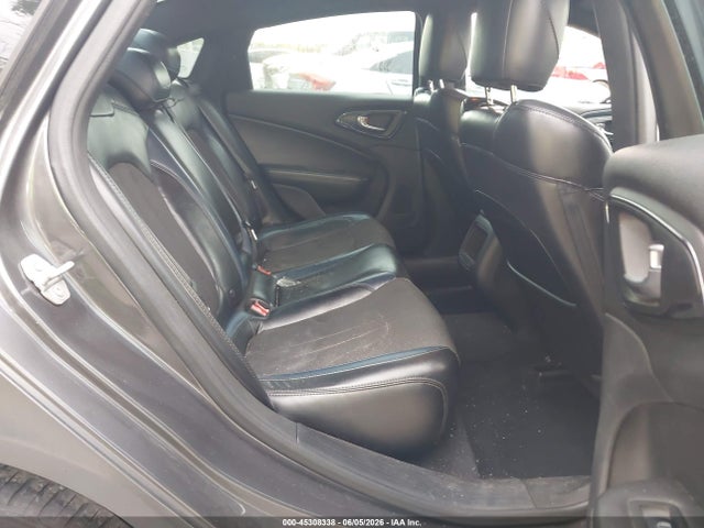 45308338 :رقم المزاد ، 1C3CCCBB4FN596718 vin ، 2015 Chrysler 200 S مزاد بيع