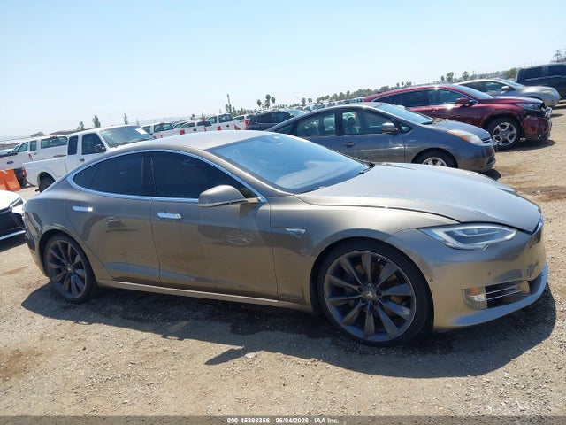 Tesla Model S 60/70/75/85 2016 5YJSA1E19GF138175 Image 13
