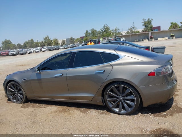 Tesla Model S 60/70/75/85 2016 5YJSA1E19GF138175 Image 14
