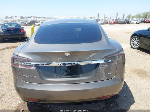 Tesla Model S 60/70/75/85 2016 5YJSA1E19GF138175 Image 16