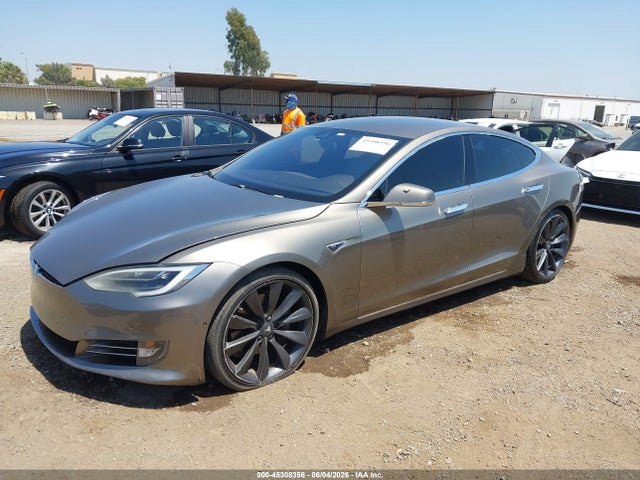 Tesla Model S 60/70/75/85 2016 5YJSA1E19GF138175 Image 2