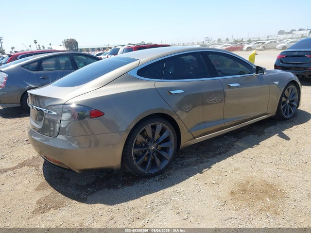 Tesla Model S 60/70/75/85 2016 5YJSA1E19GF138175 Image 4