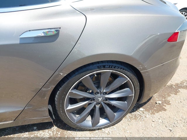 Tesla Model S 60/70/75/85 2016 5YJSA1E19GF138175 Image 6