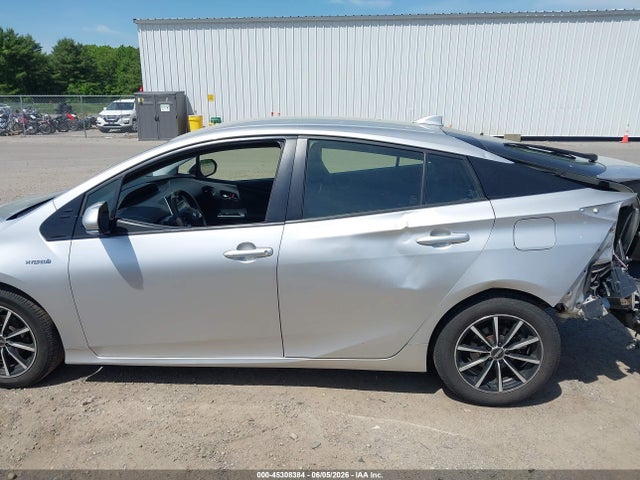 Toyota Prius Two 2017 JTDKBRFU6H3565848 Image 14