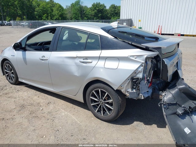 Toyota Prius Two 2017 JTDKBRFU6H3565848 Image 3
