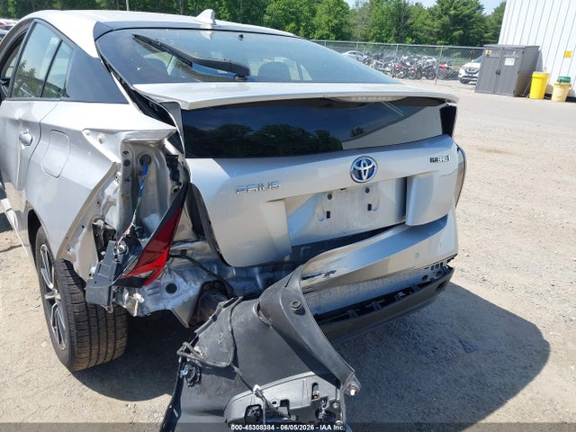 Toyota Prius Two 2017 JTDKBRFU6H3565848 Image 6