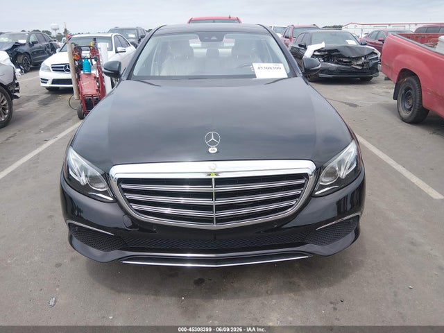 Продажа на аукционе авто 2018 Mercedes-benz E 300, vin: WDDZF4JB9JA374380, номер лота: 45308399