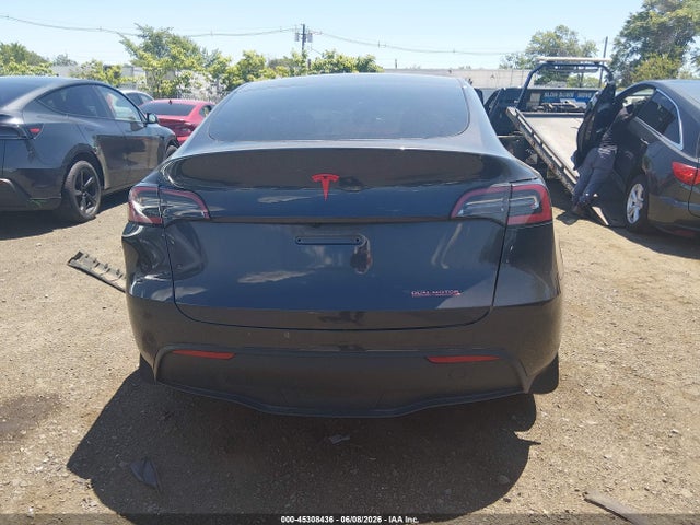 Продажа на аукционе авто 2024 Tesla Model Y Long Range Single Motor Rear-wheel Drive/rwd, vin: 7SAYGDED5RF186542, номер лота: 45308436