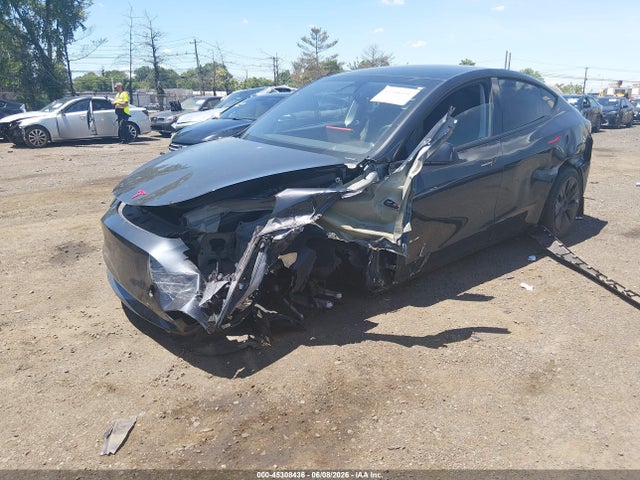 Продажа на аукционе авто 2024 Tesla Model Y Long Range Single Motor Rear-wheel Drive/rwd, vin: 7SAYGDED5RF186542, номер лота: 45308436