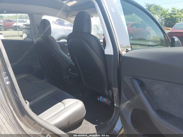 Продажа на аукционе авто 2024 Tesla Model Y Long Range Single Motor Rear-wheel Drive/rwd, vin: 7SAYGDED5RF186542, номер лота: 45308436