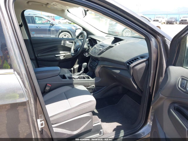 1FMCU9GD3HUE18566 Ford ESCAPE SE