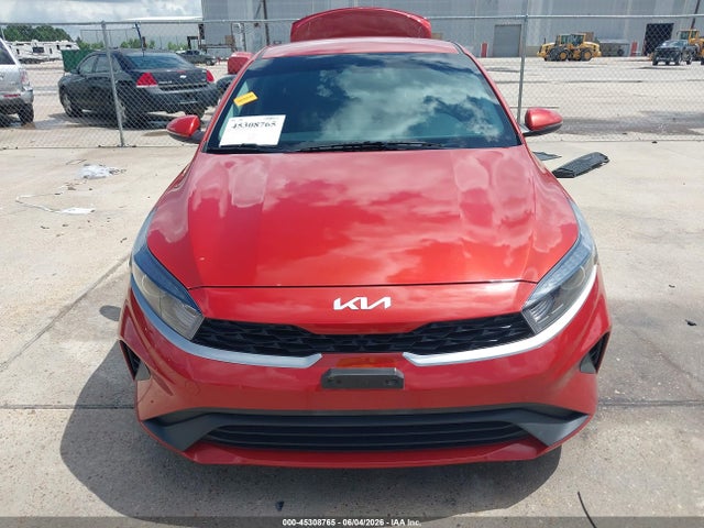 2024 Kia Forte Lxs მანქანა იყიდება აუქციონზე, vin: 3KPF24AD9RE726585, აუქციონის ნომერი: 45308765