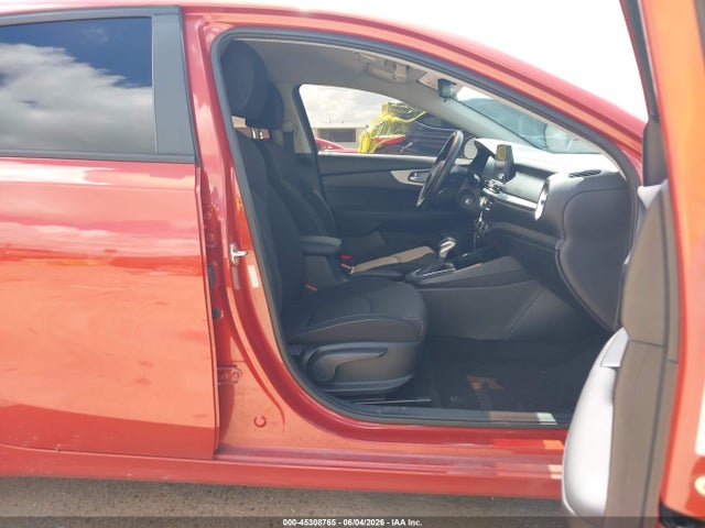 2024 Kia Forte Lxs მანქანა იყიდება აუქციონზე, vin: 3KPF24AD9RE726585, აუქციონის ნომერი: 45308765