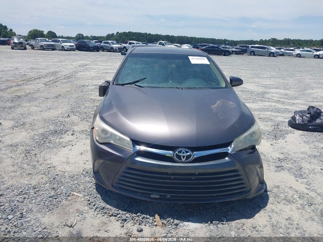 2015 Toyota Camry Le მანქანა იყიდება აუქციონზე, vin: 4T4BF1FK9FR473274, აუქციონის ნომერი: 45308800