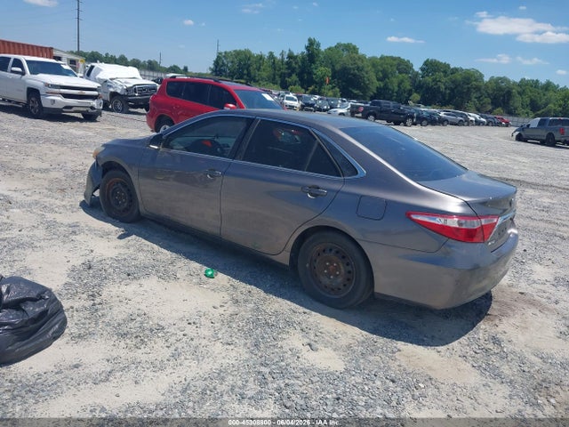 2015 Toyota Camry Le მანქანა იყიდება აუქციონზე, vin: 4T4BF1FK9FR473274, აუქციონის ნომერი: 45308800
