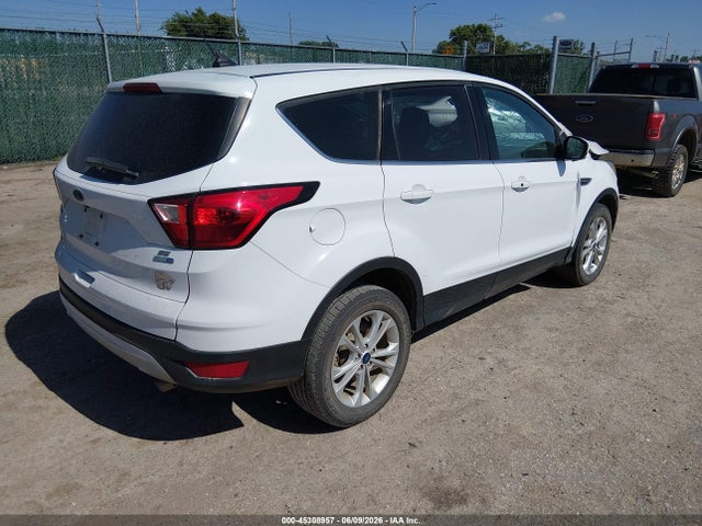 Ford ESCAPE SE 2019 1FMCU9GDXKUC26486 Image 4