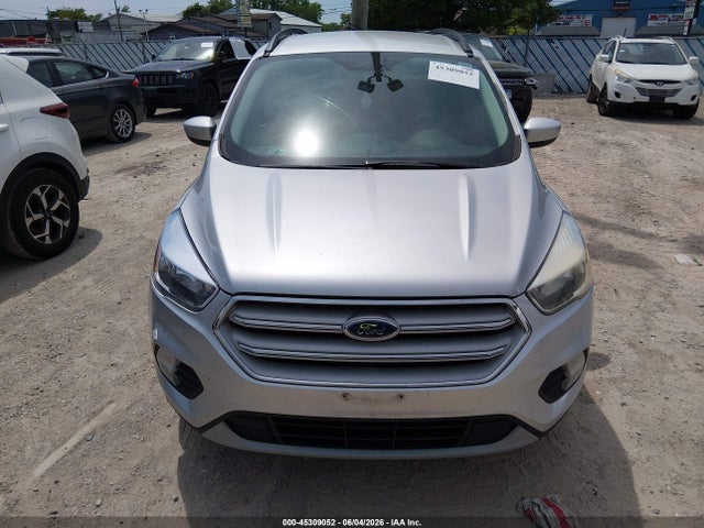 45309052 :رقم المزاد ، 1FMCU0GD7JUA20830 vin ، 2018 Ford Escape Se مزاد بيع