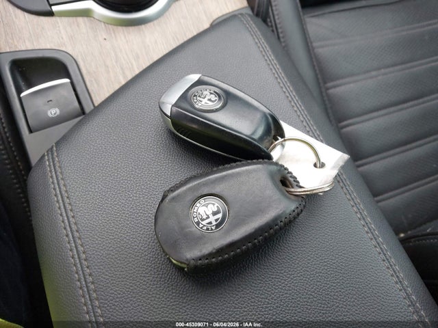 45309071 :رقم المزاد ، ZARFAECN7H7542233 vin ، 2017 Alfa Romeo Giulia Ti Rwd مزاد بيع