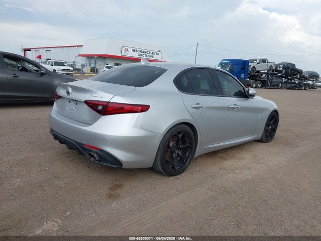 45309071 :رقم المزاد ، ZARFAECN7H7542233 vin ، 2017 Alfa Romeo Giulia Ti Rwd مزاد بيع
