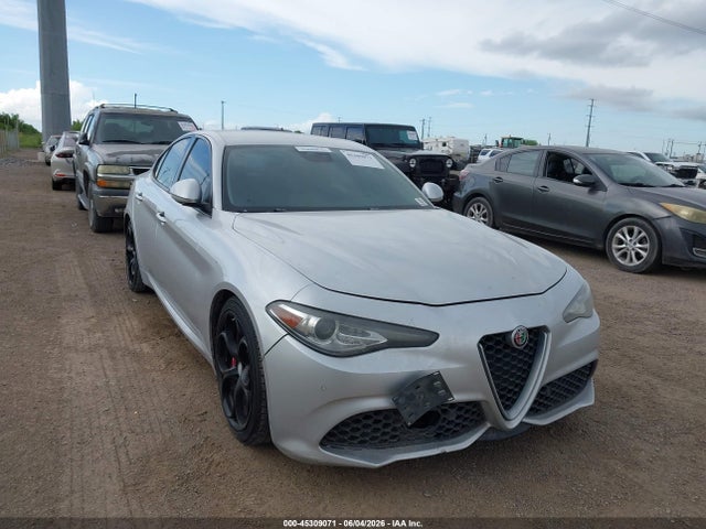 45309071 :رقم المزاد ، ZARFAECN7H7542233 vin ، 2017 Alfa Romeo Giulia Ti Rwd مزاد بيع
