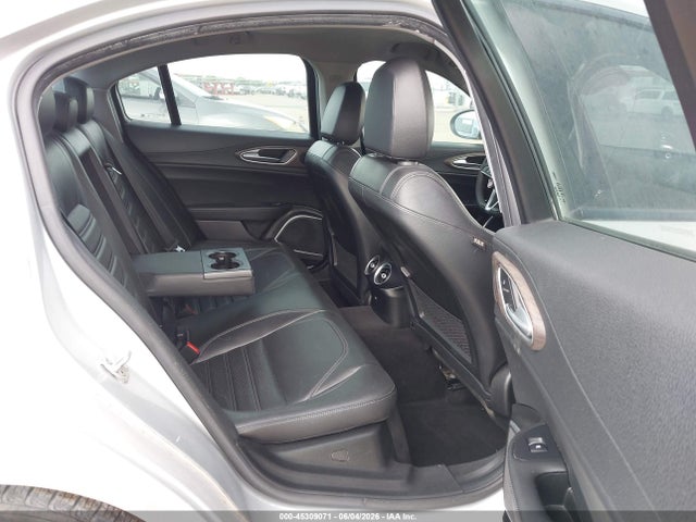 45309071 :رقم المزاد ، ZARFAECN7H7542233 vin ، 2017 Alfa Romeo Giulia Ti Rwd مزاد بيع
