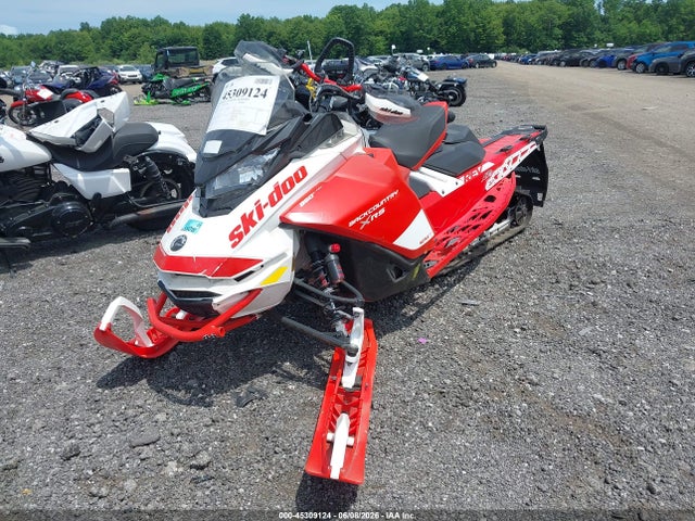 Ski Doo Backcountry Adrenaline 600 2020 2BPSUYLJ7LV000157 Image 2