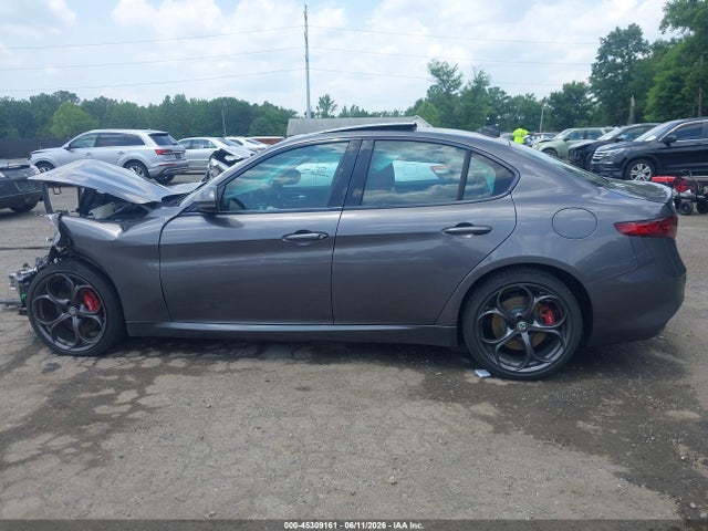 Продажа на аукционе авто 2018 Alfa Romeo Giulia Ti Sport Awd, vin: ZARFAEEN7J7566261, номер лота: 45309161
