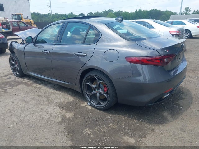 Продажа на аукционе авто 2018 Alfa Romeo Giulia Ti Sport Awd, vin: ZARFAEEN7J7566261, номер лота: 45309161